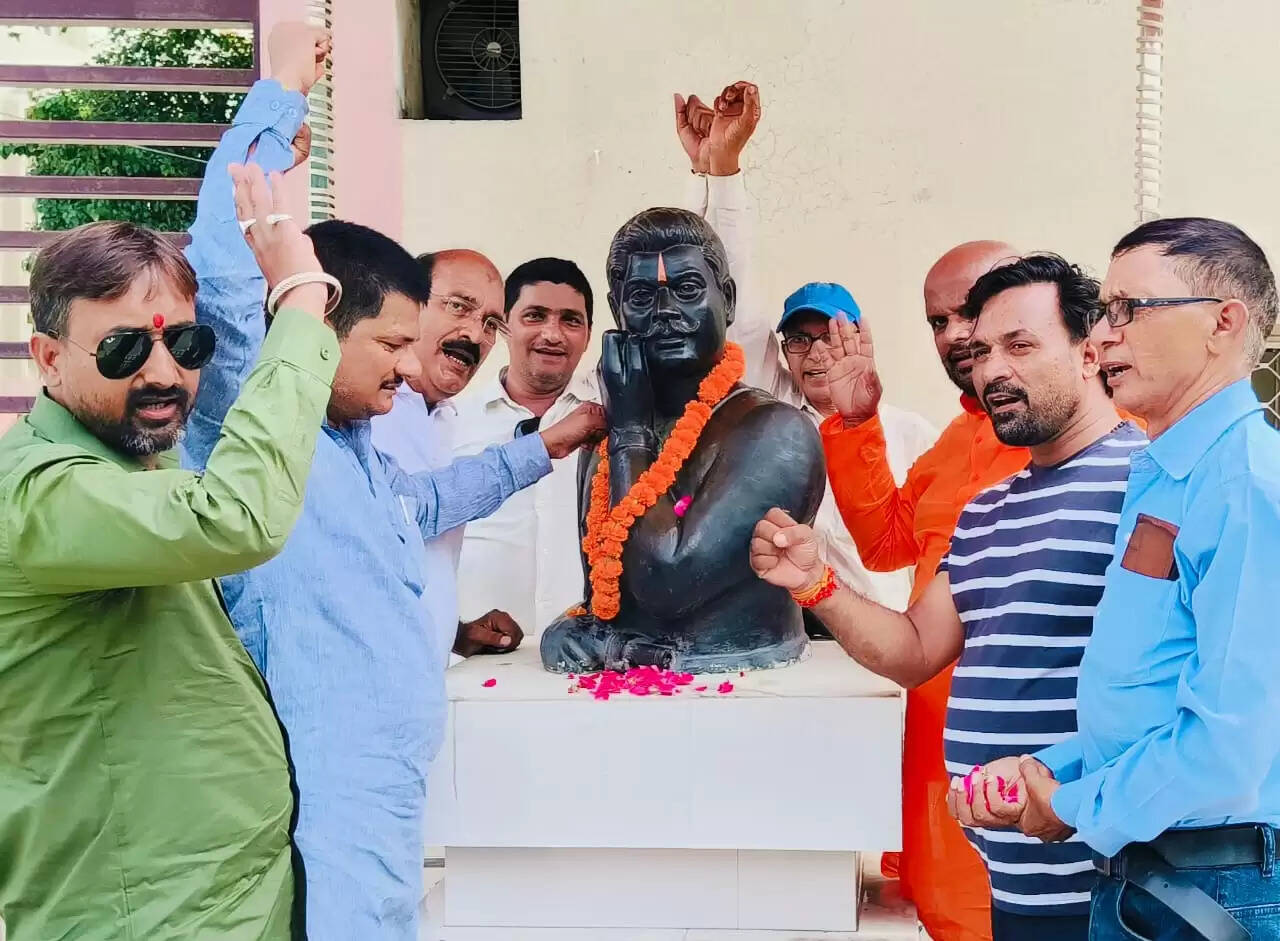 जयंती पर याद किए गए चंद्र शेखर आजाद