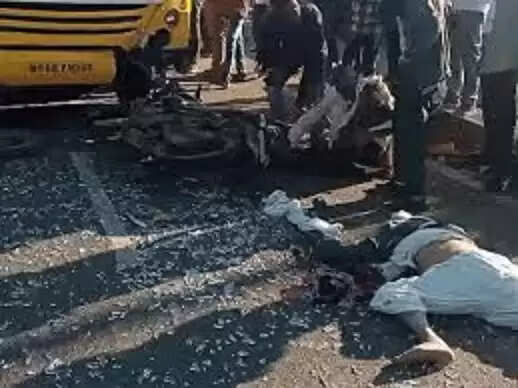 खंडवा में दर्दनाक सड़क हादसा, स्कूल बस और बाइक की भिड़ंत में काका-भतीजे की मौत