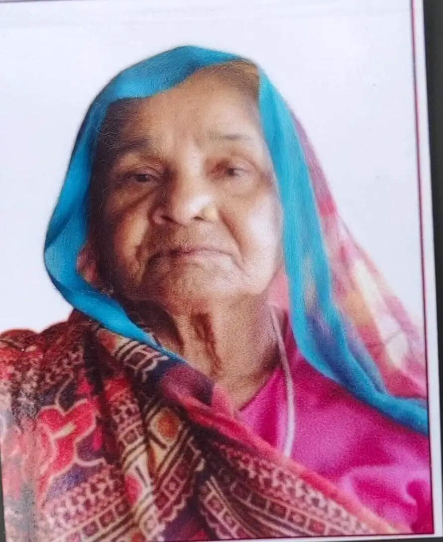 अमेठी : बुजुर्ग महिला को कार ने मारी टक्कर, इलाज के दौरान मौत