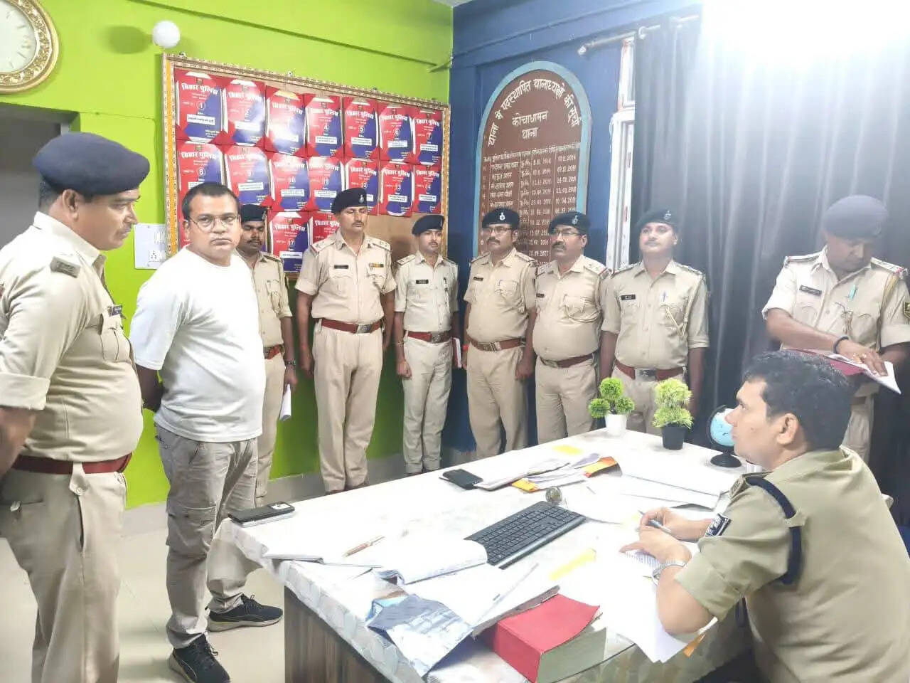 थाना गोद योजना के तहत कोचाधामन पहुंचे एसपी