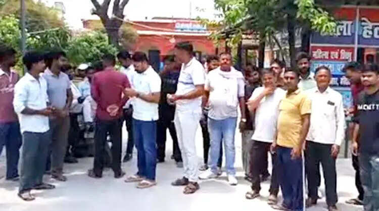 युवक से अभद्रता के आरोप में घिरे पूर्व विधायक चैंपियन, भीम आर्मी ने दी तहरीर