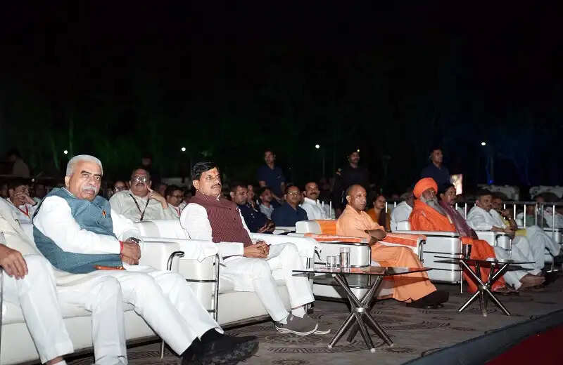 वाराणसी की पावन धरा पर महानाट्य ‘सम्राट विक्रमादित्य’ का हुआ ऐतिहासिक मंचन