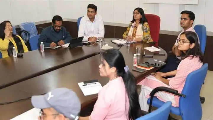 प्राथमिकता से हटवाएं तालाबों के कैचमेंट एरिया के अतिक्रमण: कलेक्टर रुचिका चौहान