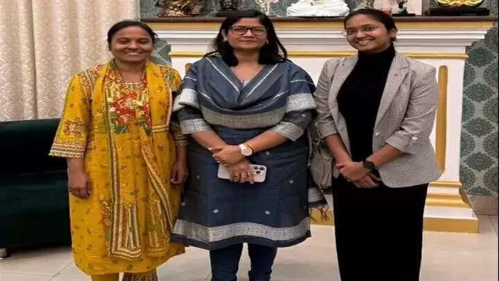 ग्वालियरः कलेक्टर ने यूपीएससी में चयनित अभ्यर्थियों को वीडियो कॉलिंग के जरिए दी बधाई