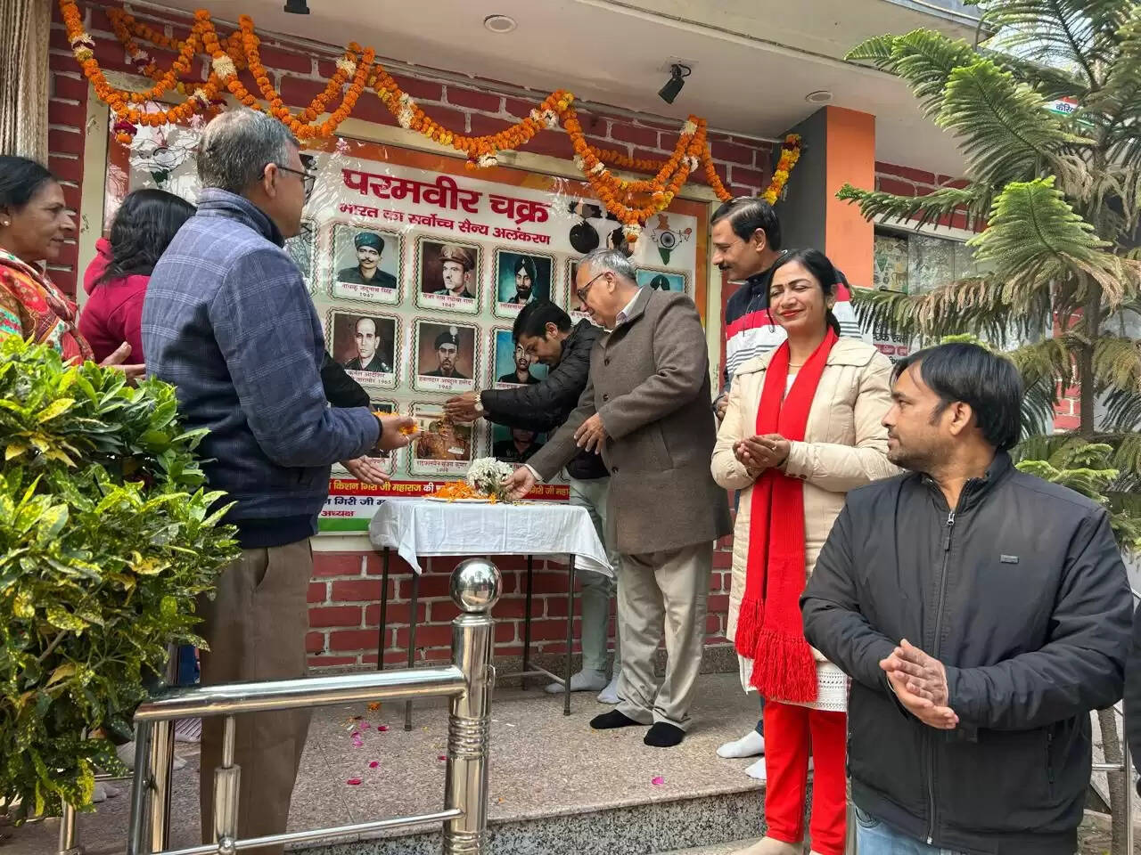 विजय दिवस' पर वीरों को किया नमन