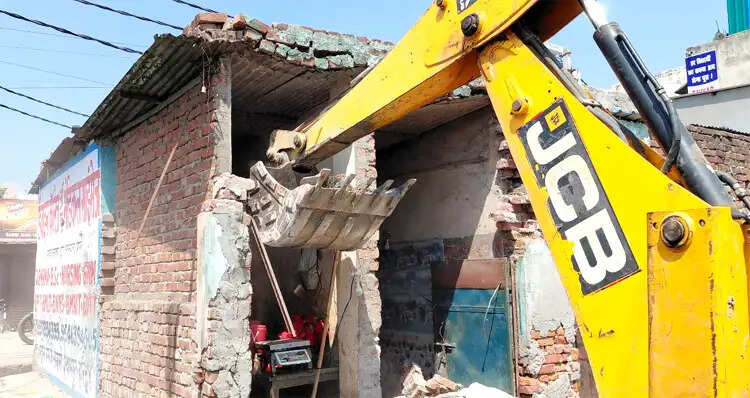 हरिद्वार में चला अतिक्रमण हटाओ अभियान, 280 से अधिक अतिक्रमण हटाए