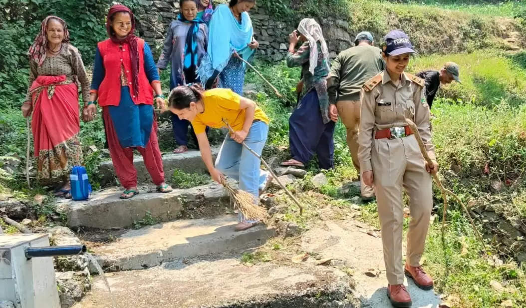 जल उत्सव साप्ताहिक कार्यक्रम के तहत की प्राकृतिक जल स्रोतों की सफाई