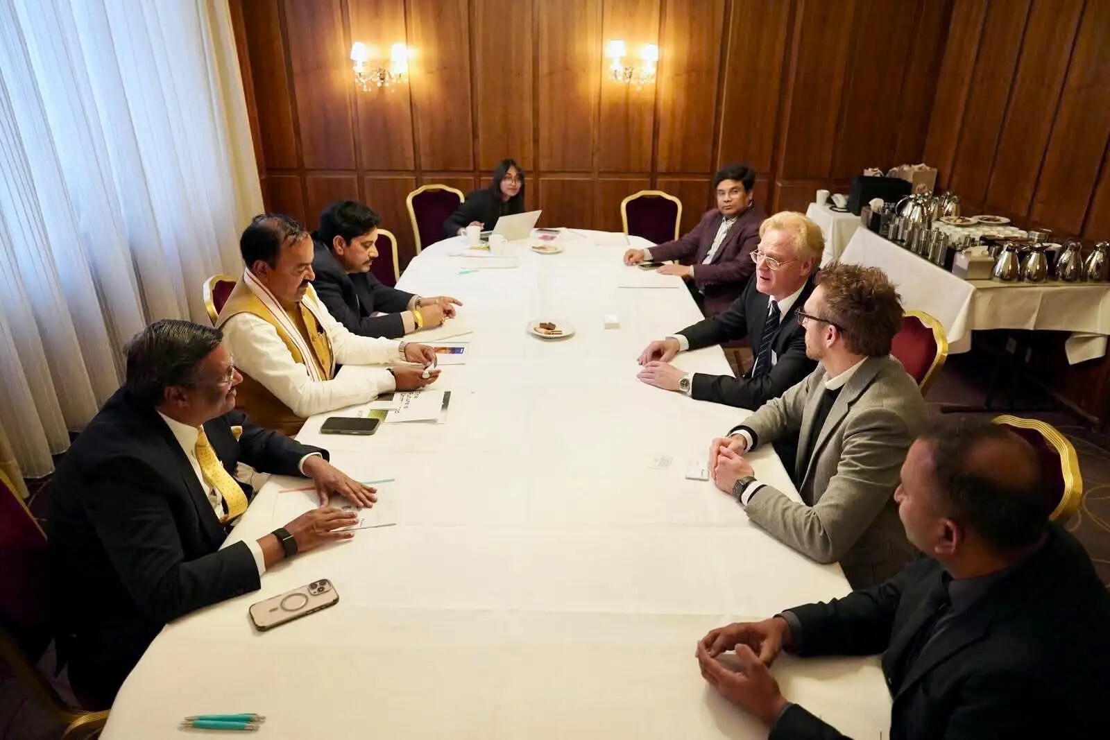 उप्र को हाई-टेक मैन्युफैक्चरिंग एवं ड्रोन हब बनाने की दिशा में जर्मनी में बड़ी पहल