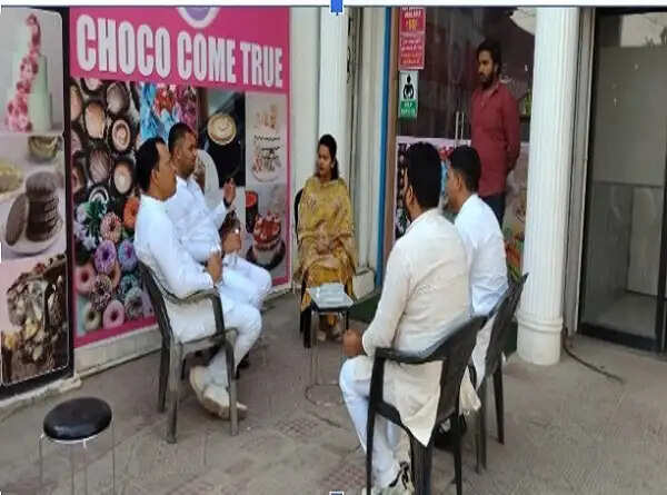 प्रधानमंत्री मुद्रा योजना से रायबरेली की मनीषा उद्यमी बन हुई आत्मनिर्भर, उपलब्ध करा रही रोजगार