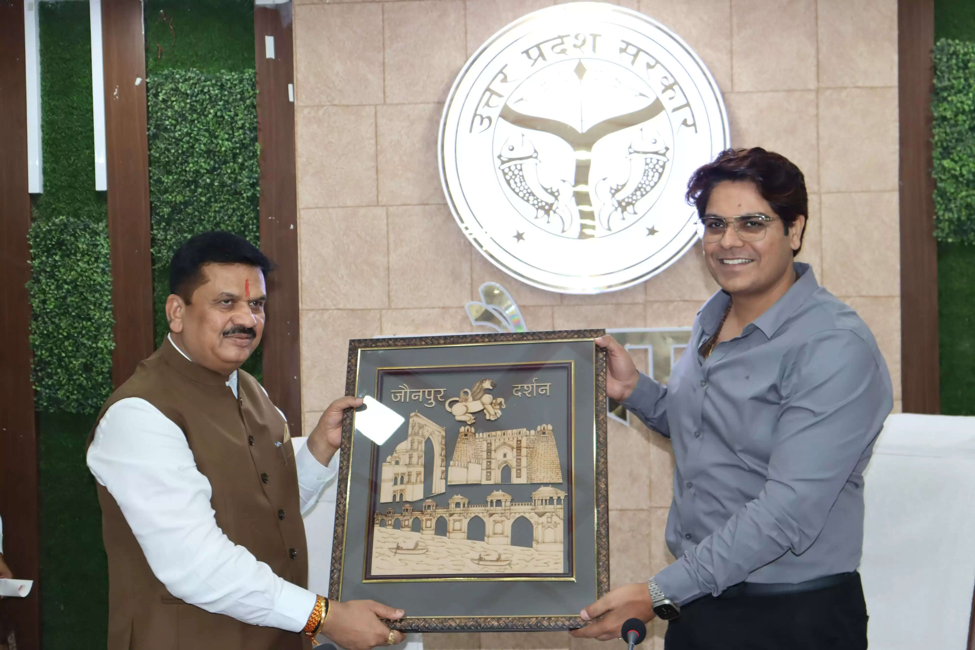 चकबंदी आयुक्त ने समीक्षा&nbsp;कर जताई नाराजगी, दिया दिशा निर्देश&nbsp;