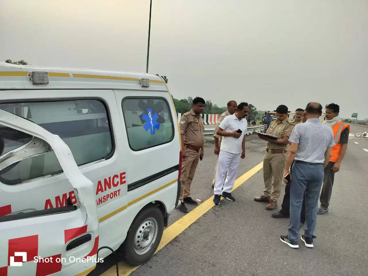 उत्तर प्रदेशः भीषण सड़क हादसे में 5 की मौत, एक घायल