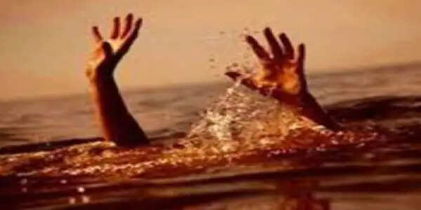 मांडर में पानी भरे गड्ढे में डूबने से दो बच्चों की मौत
