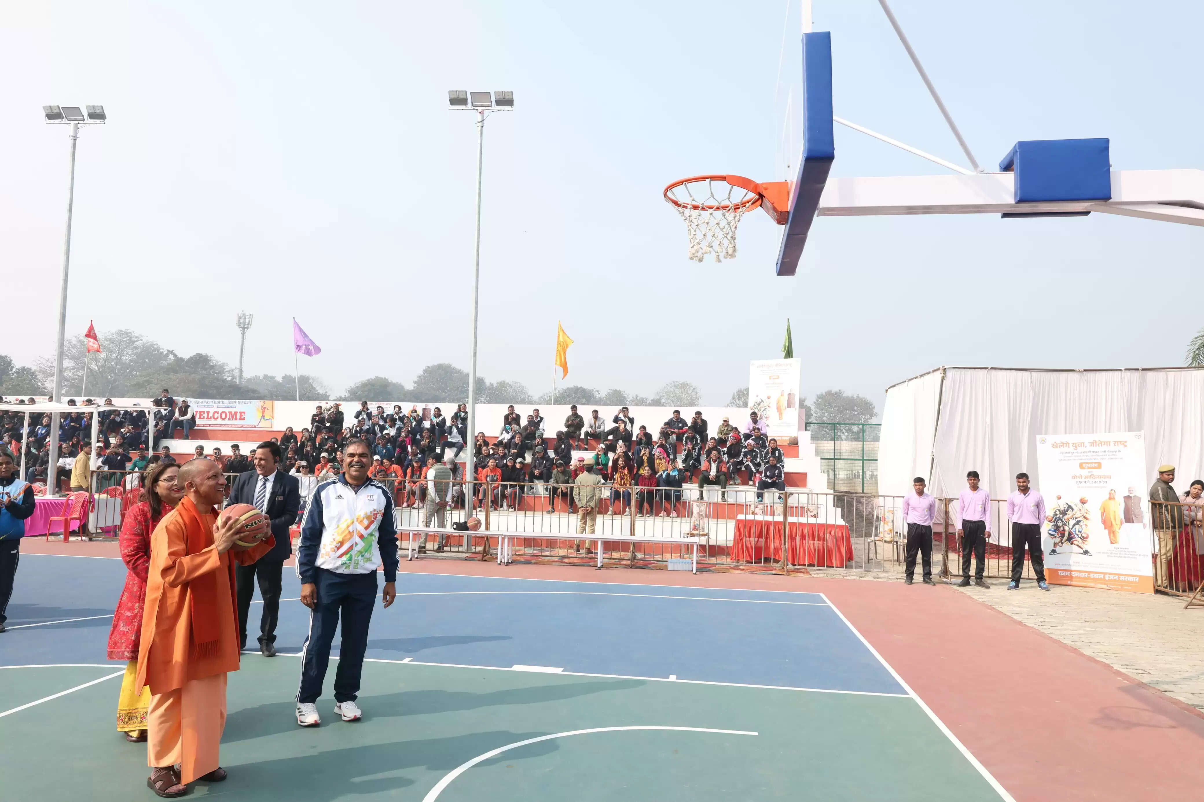 खेल प्रतिभाएं तराशें शिक्षण संस्थान : योगी आदित्यनाथ