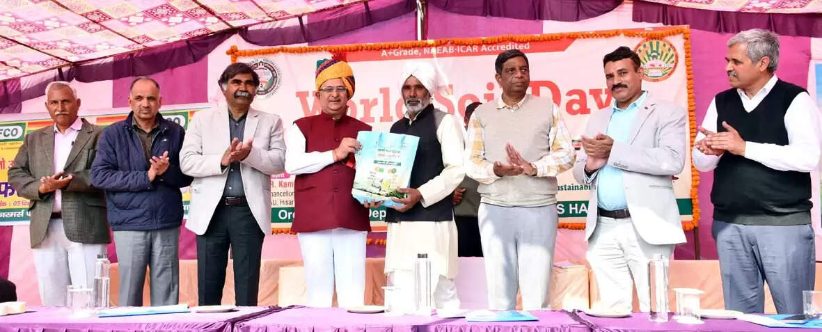 हिसार : रासायनिक उर्वरकों व कीटनाशकों का सीमित मात्रा में करें प्रयोग : प्रो. बीआर कम्बोज