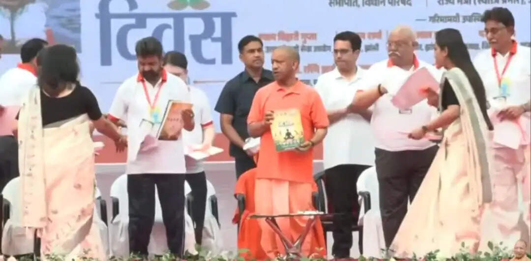 राज्यपाल जनभवन, सीएम योगी ने झांसी, केशव प्रसाद मौर्य ने प्रयागराज और बृजेश पाठक ने लखनऊ में किया योग