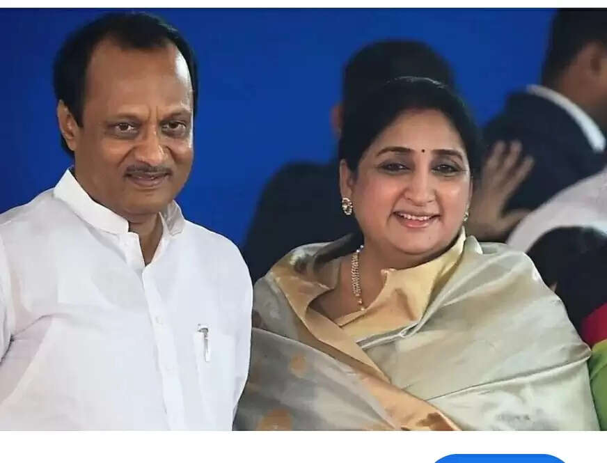 अजित पवार की पत्नी सुनेत्रा पवार, बहन सुप्रिया सुले पुणे रवाना