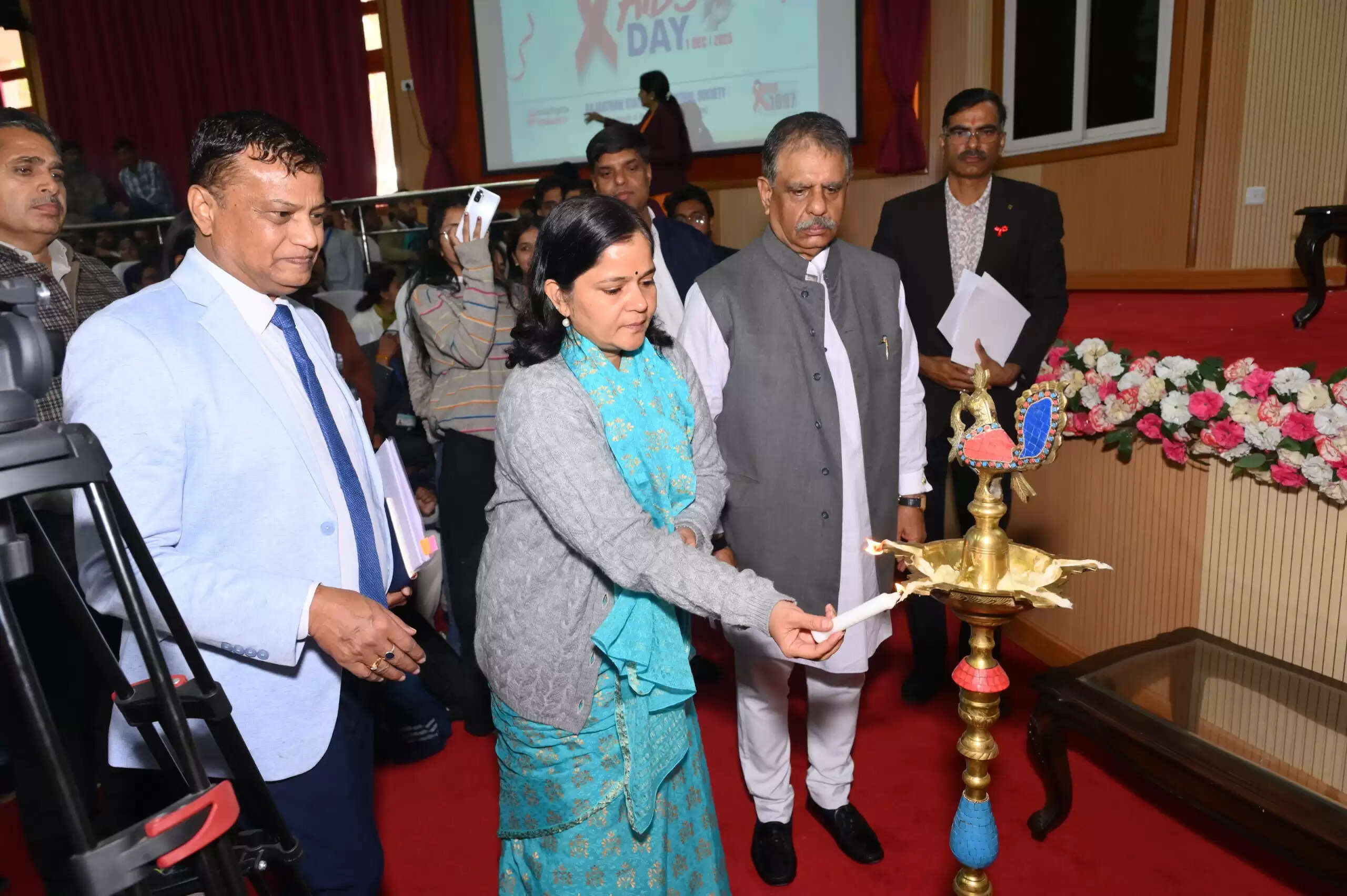 विश्व एड्स दिवस पर जागरूकता कार्यक्रम, 1097 हेल्पलाइन और नाको ऐप से मिलेगी जानकारी