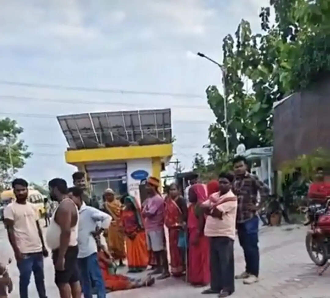 बेनीपुर में हाईवा-बाइक की आमने-सामने की टक्कर में एक भाई की मौत, दूसरा गंभीर