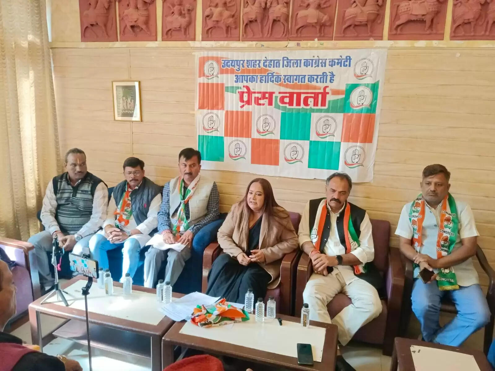 मोदी सरकार ने छीना ग्रामीणों का अधिकार – ऋतु चौधरी