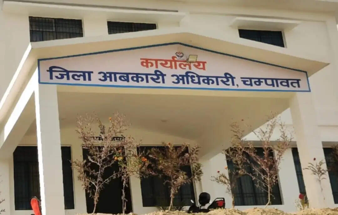 होली से पहले अवैध शराब कारोबार पर प्रशासन की सख्ती