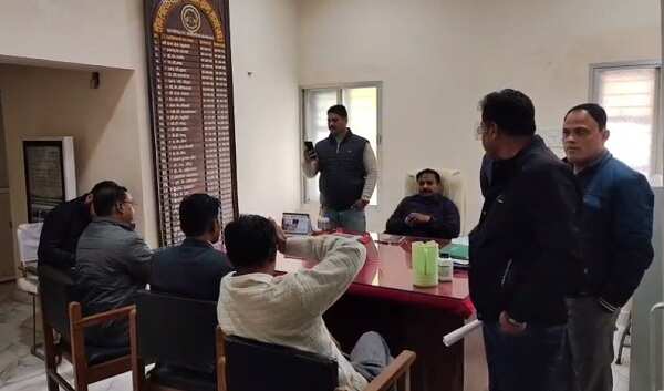 सागर : जल जीवन मिशन में 1.5 लाख की रिश्वत लेते पकड़ाया पीएचई अधिकारी