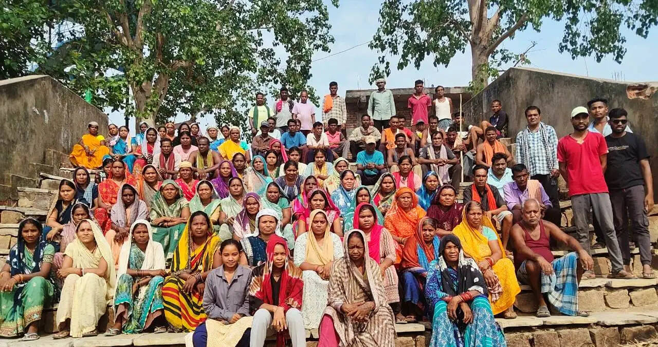जांजगीर-चांपा : रोजगार दिवस के&nbsp;माध्यम&nbsp;से ग्रामीणों को योजनाओं की दी जानकारी, मनरेगा और पीएम आवास पर रहा फोकस