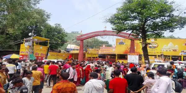 मलमास मेरे के दूसरे शाही स्नान को लेकर साधुओं ने लगाई आस्था की डुबकी