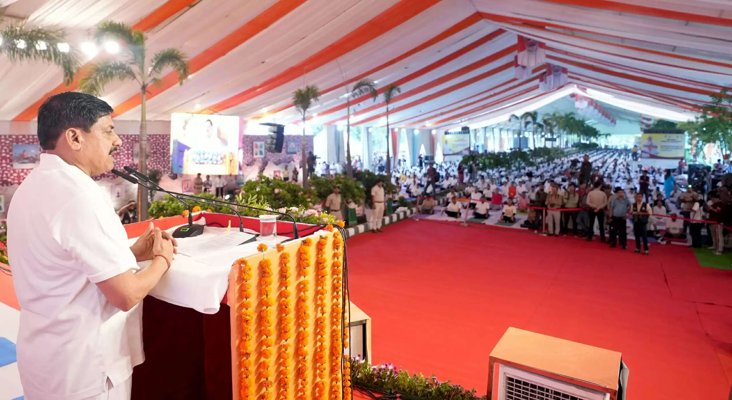 अंतर्राष्ट्रीय योग दिवस&nbsp;पर&nbsp;प्रदेश&nbsp;भर&nbsp;में&nbsp;सामूहिक योग&nbsp;कार्यक्रम&nbsp;का&nbsp;आयाेजन,&nbsp;भोपाल में अटल&nbsp;पथ&nbsp;पर&nbsp;सीएम यादव&nbsp;ने&nbsp;किया&nbsp;याेग