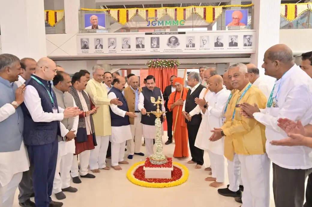प्रधानमंत्री के संकल्प के अनुरूप हुब्बल्ली में उत्कृष्ट चिकित्सा-शिक्षा केंद्र शुरू : प्रल्हाद जोशी