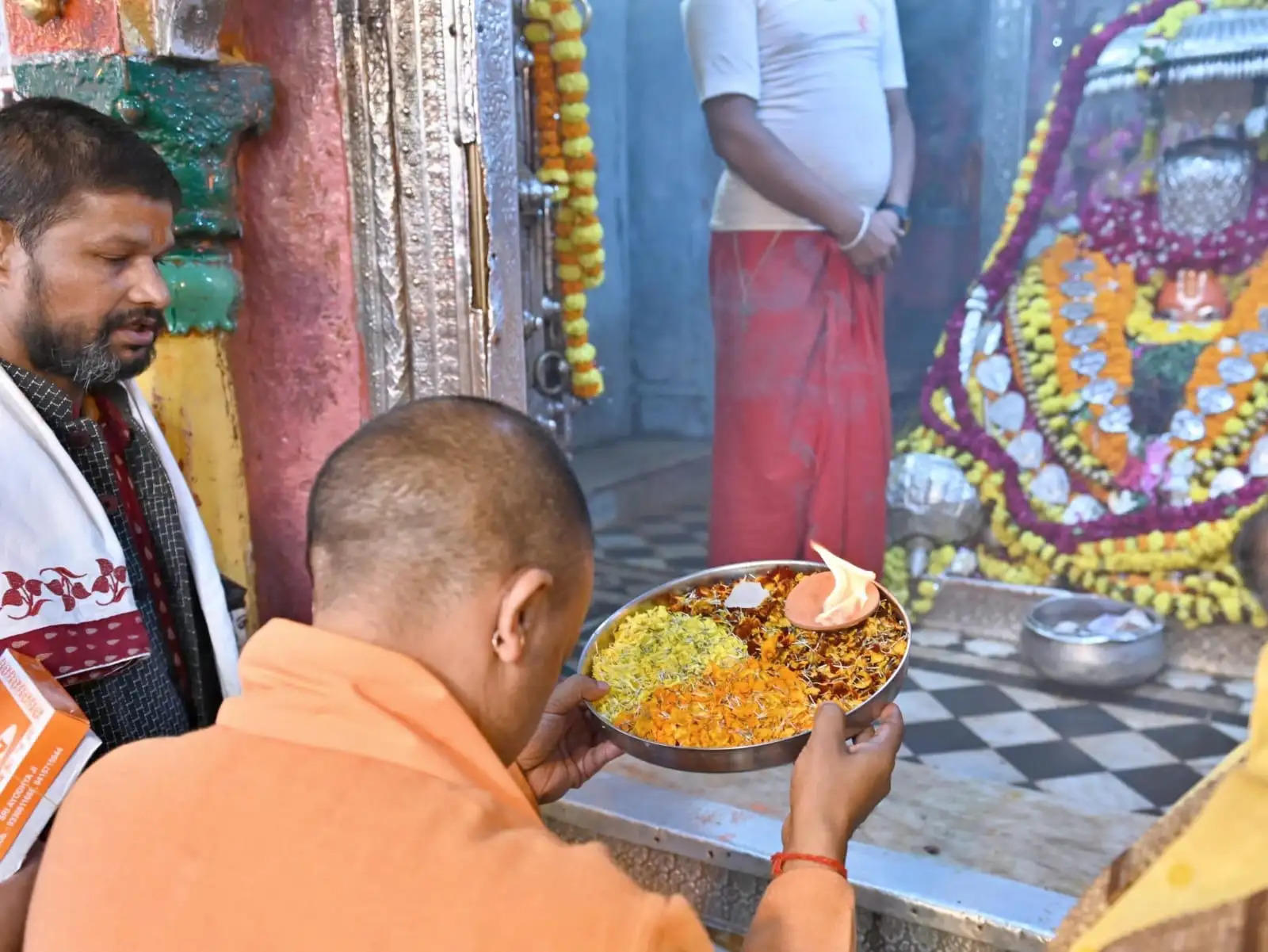 पखवाड़े भर में तीसरी बार अयोध्या पहुंचे मुख्यमंत्री योगी, राम मंदिर निर्माण का लिया जायजा