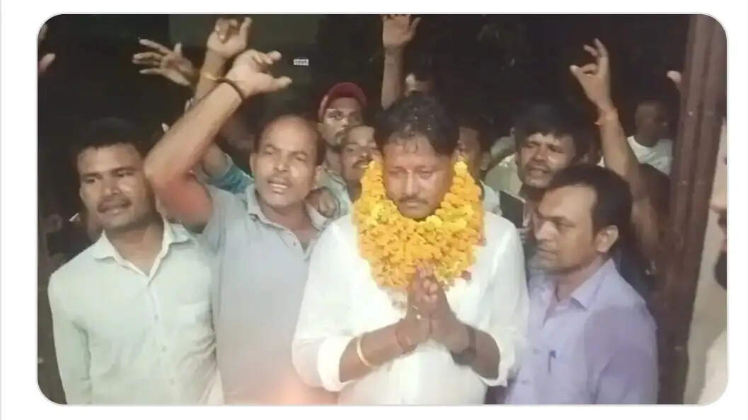 नालंदा जिले में पैक्स चुनाव में रजनीकांत कुमार ने 79 मतों से शानदार जीत दर्ज की