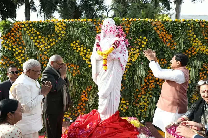 (अपडेट )अटल जी ने अपनी पहल एवं नवाचारों से रखी आधुनिक भारत के विकास की आधारशिलाः उप राष्ट्रपति