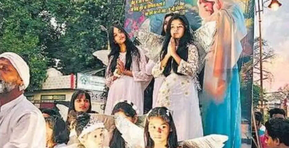 मसीही समाज ने मनाया ईस्टर पर्व, गिरिजाघरों में की प्रार्थना, निकाला जुलूस