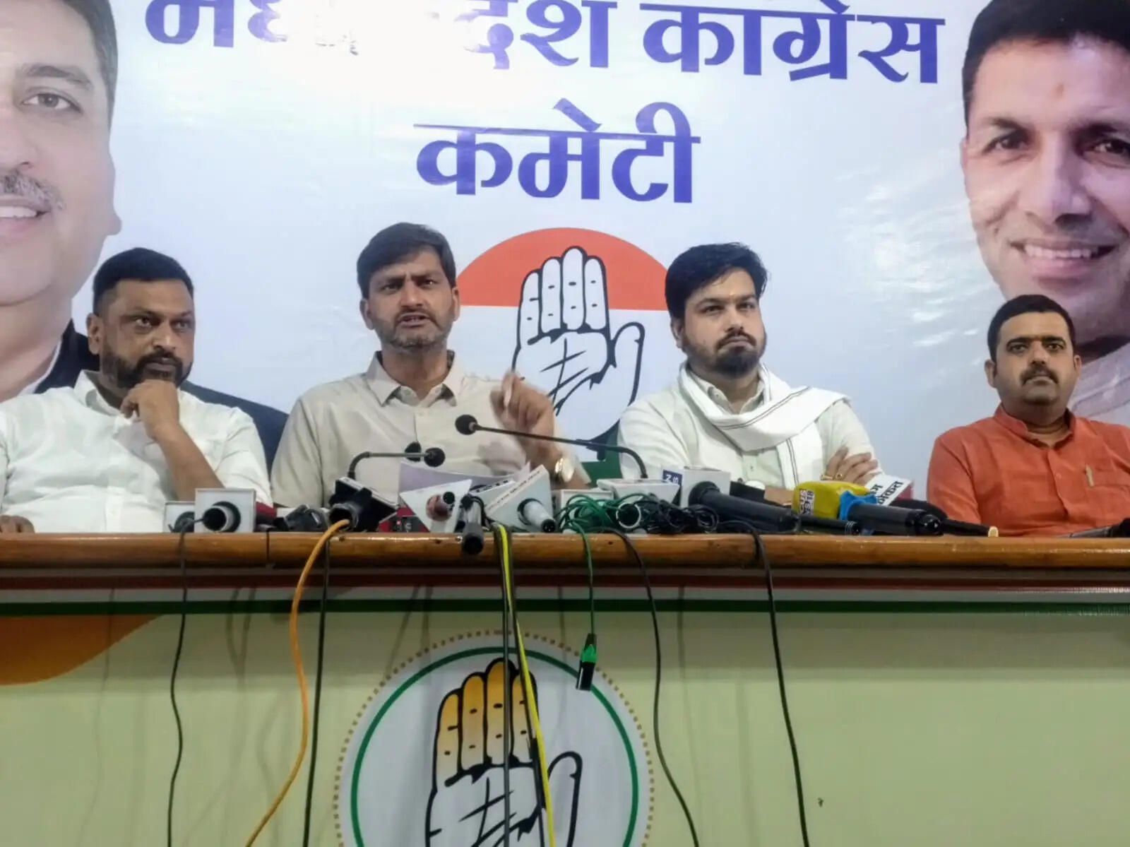 मप्र:&nbsp;मूंग खरीदी, फसल बीमा, खाद संकट और किसानों के मुद्दों पर कांग्रेस ने सरकार को घेरा