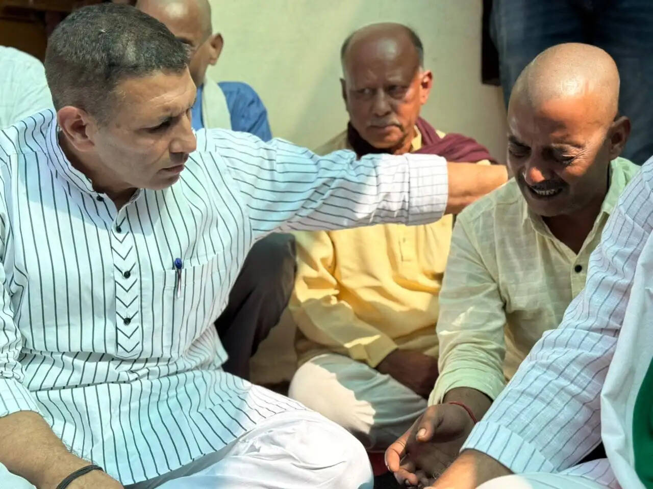 ग्वालियर&nbsp;शीतला माता मंदिर हादसा: जीतू पटवारी ने सुरक्षा व्यवस्था पर उठाए सवाल, पूछा- साइकिल पर प्रतिबंध था तो ट्रक कैसे पहुंचा?