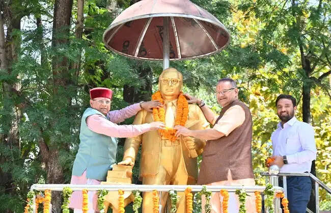 बाबा साहेब का जीवन न्याय के आदर्शों की स्थापना के लिए रहा समर्पित : मुख्यमंत्री धामी