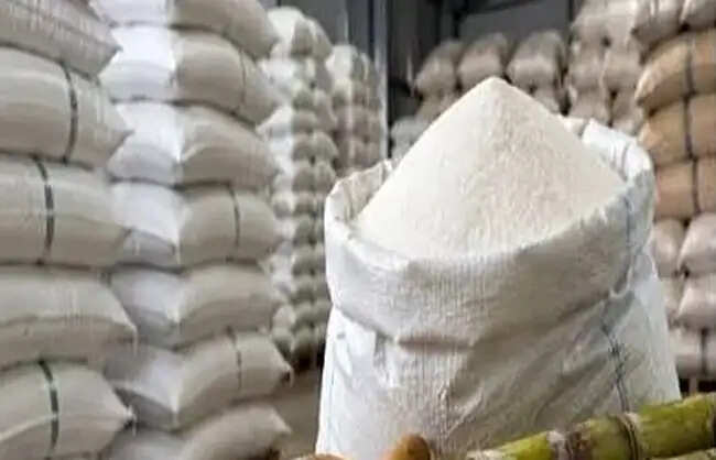 केंद्र सरकार ने चीनी डीलर के लिए स्टॉक रखने की सीमा घटाकर 1 हजार क्विंटल की
