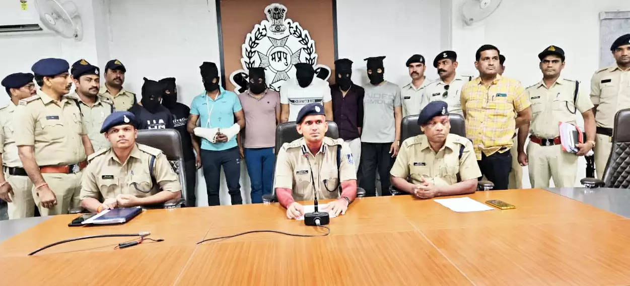 रतलाम: पुलिस ने किया दोहरे अंधेकत्ल का पर्दाफाश, सात आरोपी गिरफ्तार