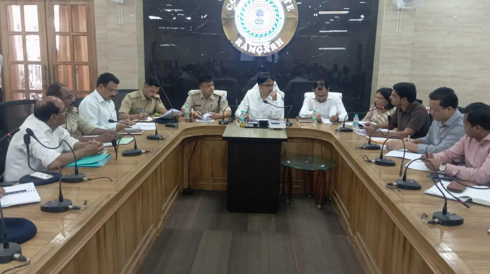 अवैध खनन मुहानों को चिन्हित कर कराएं बंद : डीसी