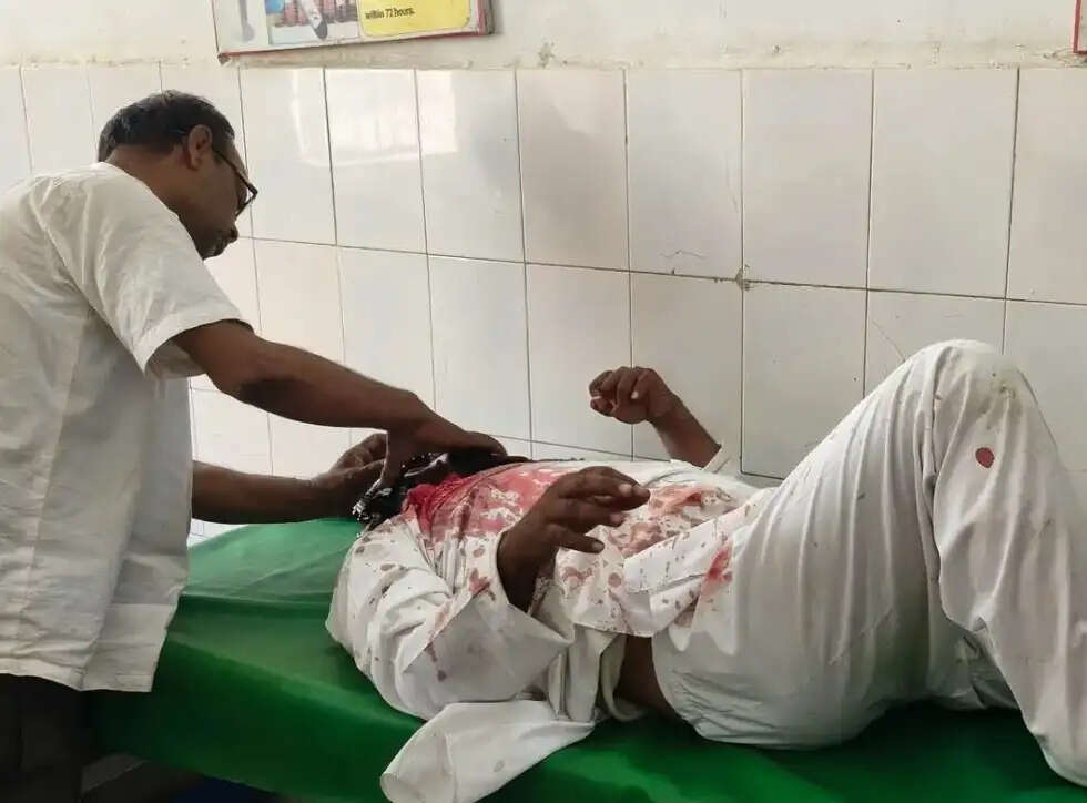 जमीन विवाद में खूनी संघर्ष, 5 लोग घायल, एक की हालत गंभीर