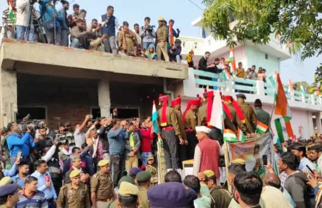 पंचतत्व में विलीन हुआ शहीद जवान, नम आंखों से दी गई विदाई