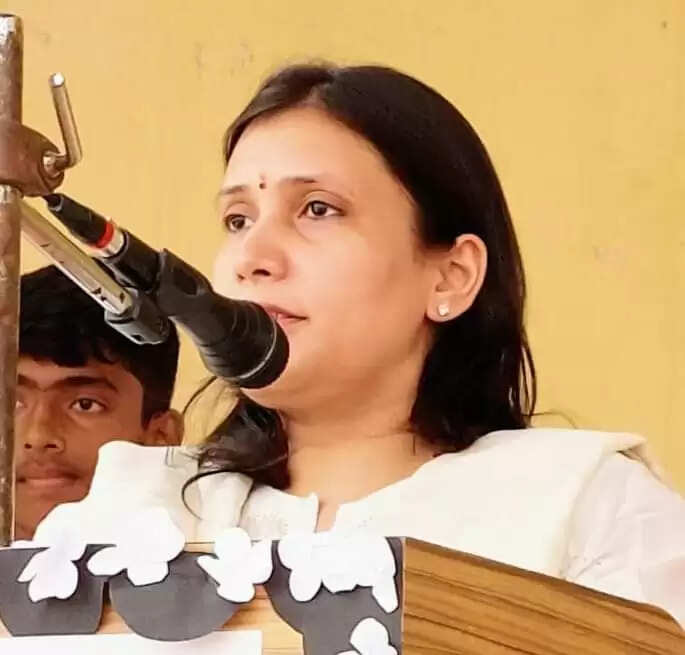 बलिया की जिलाधिकारी सौम्या अग्रवाल प्लास्टिक मुक्त भारत अभियान को लेकर संजीदा