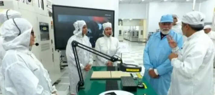 सेमीकंडक्टर क्षेत्र में भारत की बड़ी छलांग, प्रधानमंत्री मोदी ने माइक्रोन के अत्याधुनिक प्लांट का किया उद्घाटन