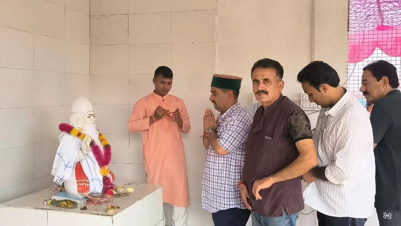 संत कबीर के जीवन से समानता और समरसता की मिलती है प्रेरणा : पठानिया