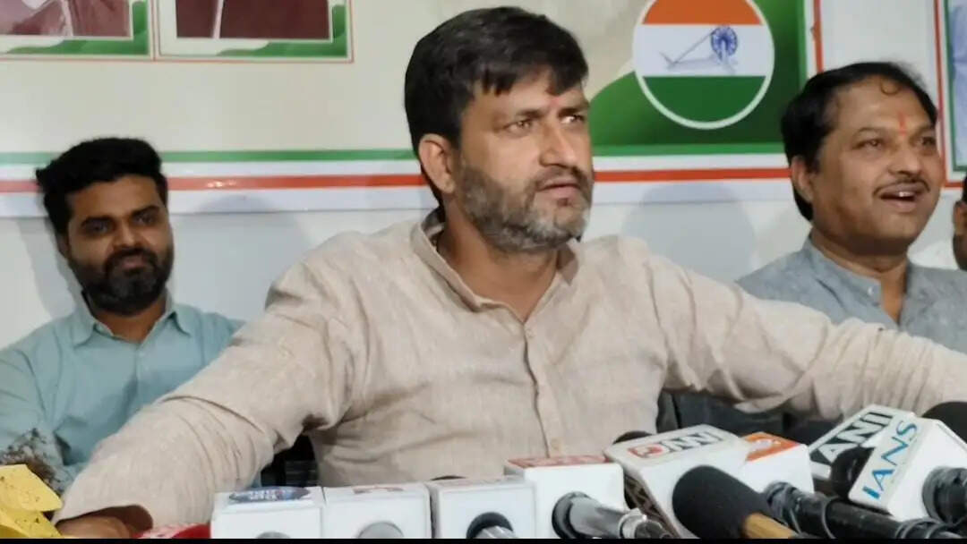सागर के&nbsp;बंडा में जहरीली शराब से मौतों पर कुणाल चौधरी ने सरकार को घेरा, आबकारी और स्वास्थ्य मंत्री के इस्तीफे की मांग