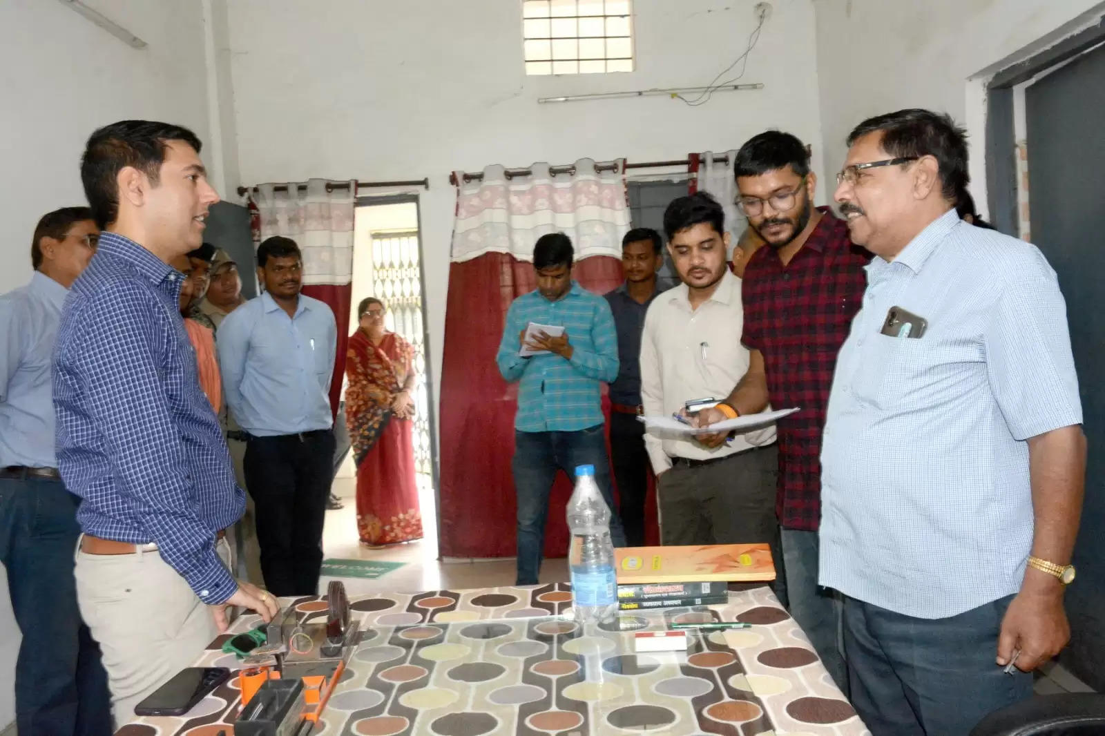 जांजगीर: कलेक्टर ने परखी जल जीवन मिशन के कार्याें की वास्तविकता, दिए आवश्यक निर्देश