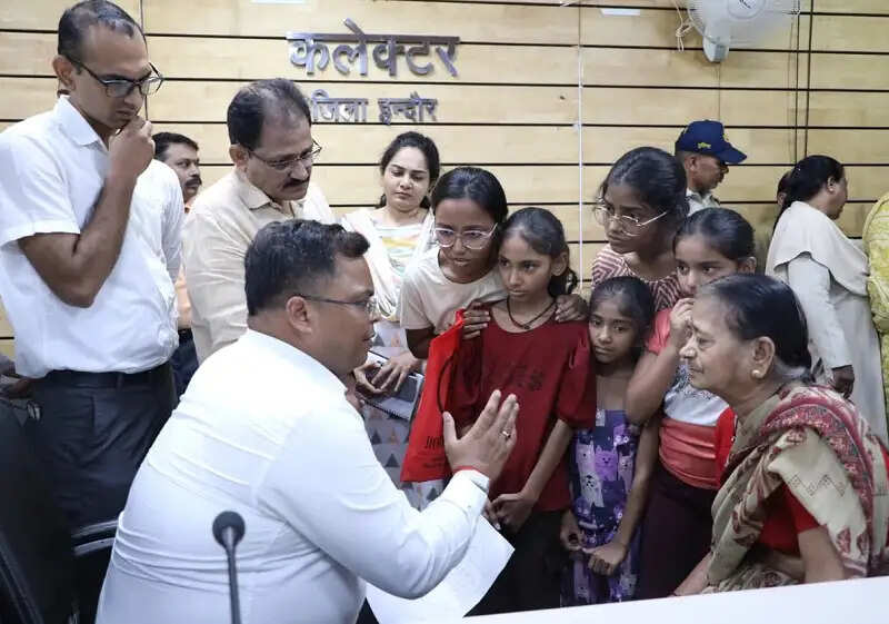 इंदौरः जनसुनवाई बनी आमजन की समस्याओं के समाधान का माध्यम