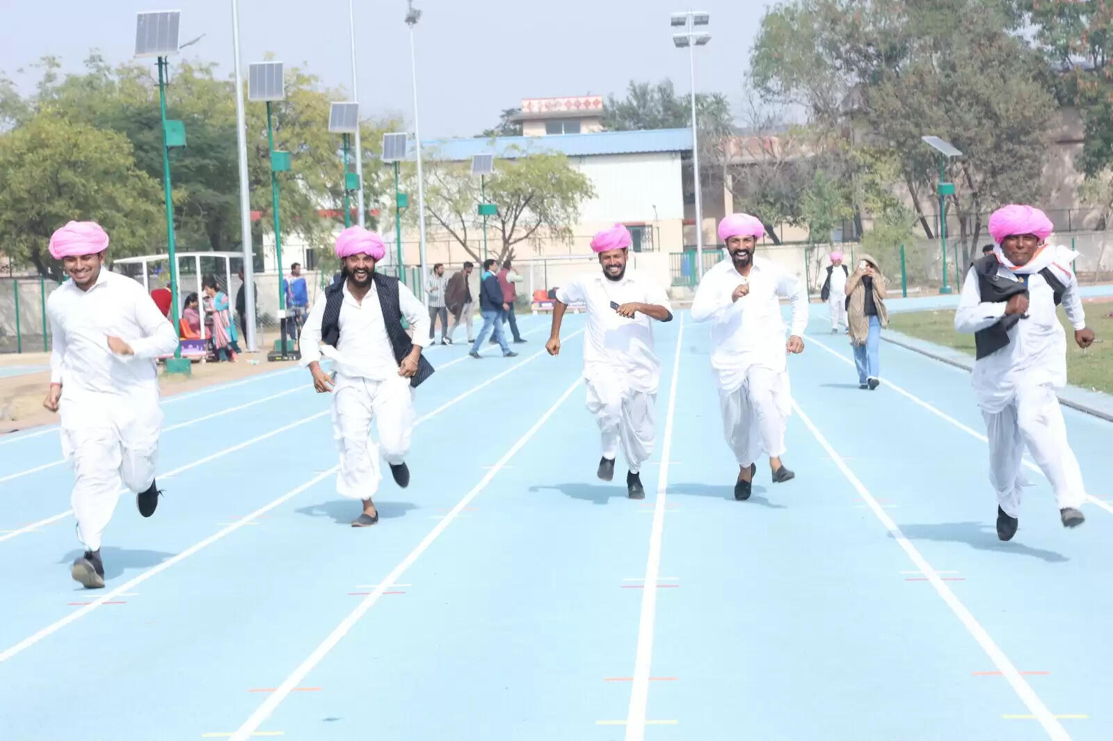 छह से साठ साल तक के खिलाड़ी खेलों में दिखा रहे हैं अपनी प्रतिभा