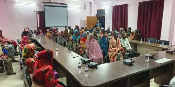 ऑपरेशन विश्वास: शोलापुर से 53 बंधक आदिवासी मजदूरों को प्रतापगढ़ पुलिस ने कराया मुक्त