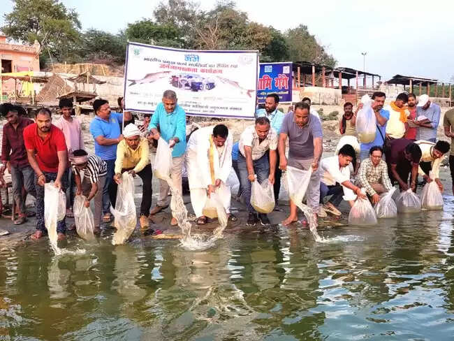 नदियों के अस्तित्व के लिए जलीय जीवों का होना आवश्यक : राजेश शर्मा